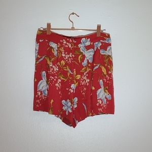 Vince Camuto Women's Red Floral Shorts Size 4